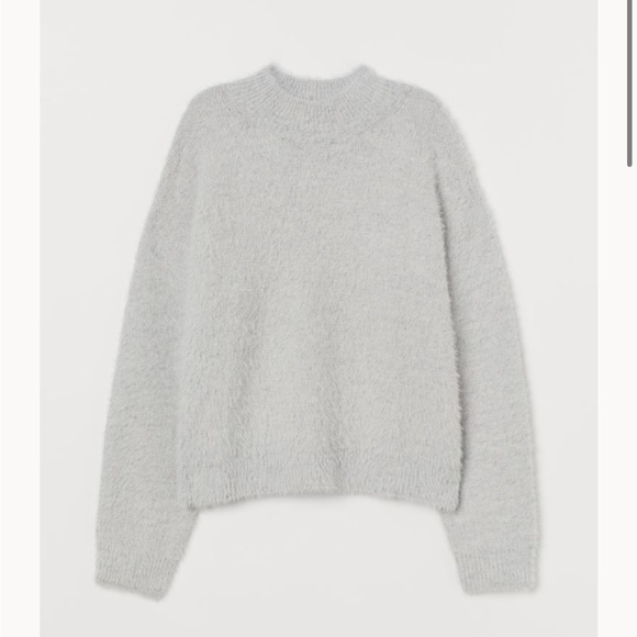H&M fuzzy sweater - Picture 1 of 3